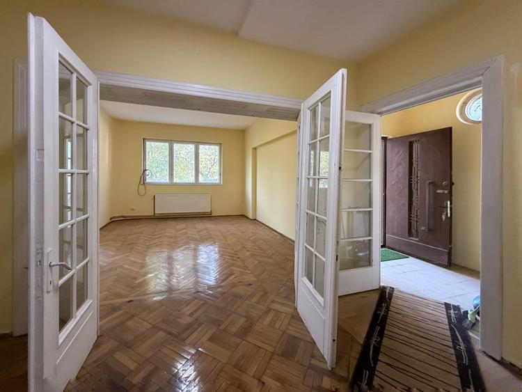 Casă individuală cu 3 camere cu Canalizare în Ultracentral
