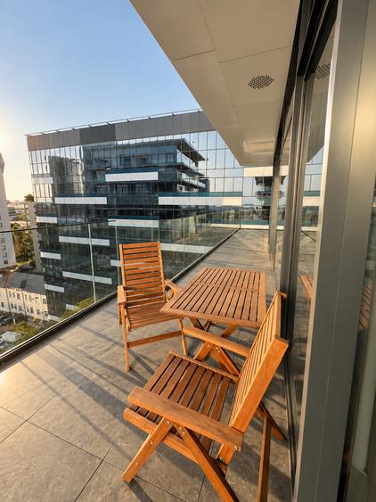 Apartament cu 3 camere semidecomandat în Barbu Văcărescu
