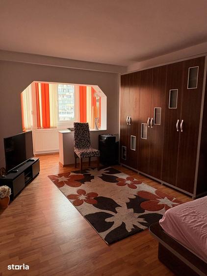 Apartament cu 3 camere decomandat în 9 Mai