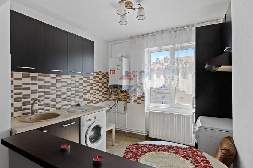 Apartament cu 2 camere decomandat, mobilat în Central