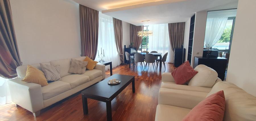 Apartament cu 3 camere decomandat, mobilat în Iancu Nicolae