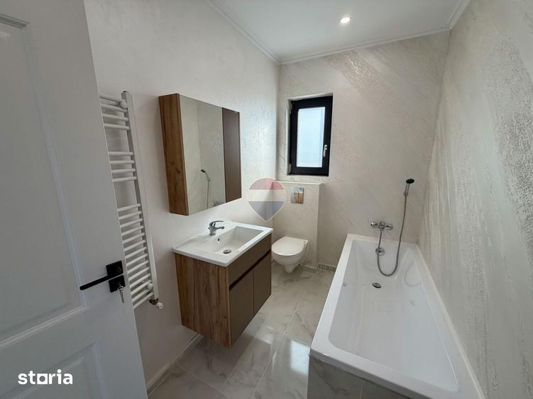 Casă cu 4 camere cu Teren 497 Mp în Câmpineanca