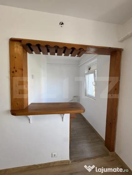 Apartament cu 3 camere semidecomandat în Central