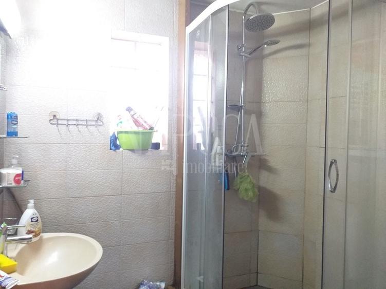 Casă individuală cu 4 camere cu Canalizare în Între Lacuri