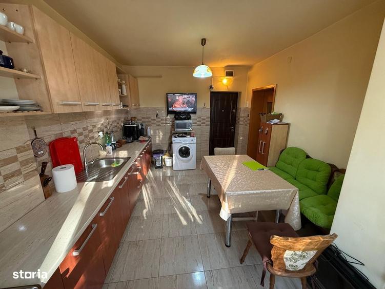 Apartament cu 3 camere semidecomandat în Central