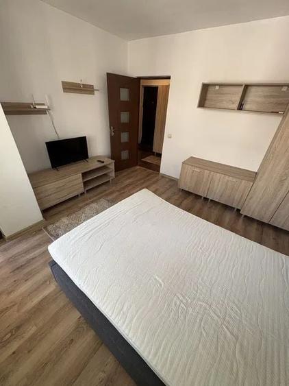 Garsonieră decomandată, mobilată în Berceni