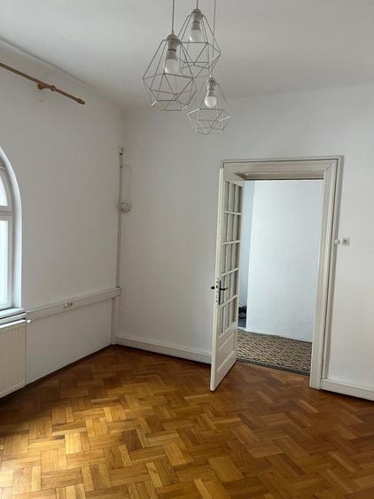 Spațiu comercial, de 79.339996337891 mp, în Domenii