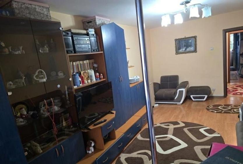 Apartament cu 3 camere decomandat, mobilat în Dristor
