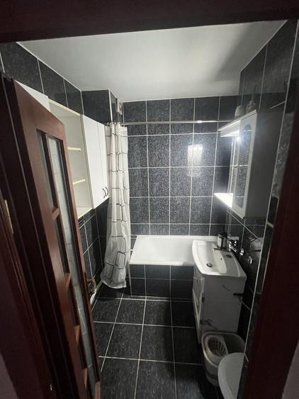 Apartament cu 3 camere decomandat în Republicii