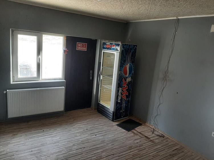 Casă cu 3 camere în Negoiești