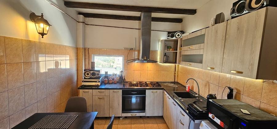 Apartament cu 3 camere decomandat în Sud