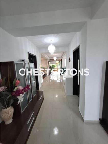 Casă individuală cu 7 camere cu Teren 823 Mp în Corbeanca
