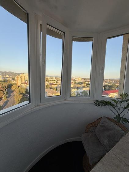 Apartament cu 3 camere semidecomandat în Central