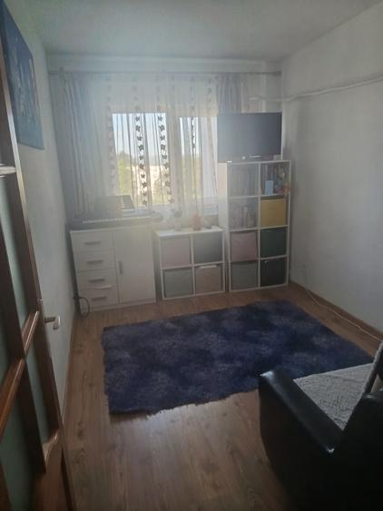 Apartament cu 3 camere decomandat în Narcisa