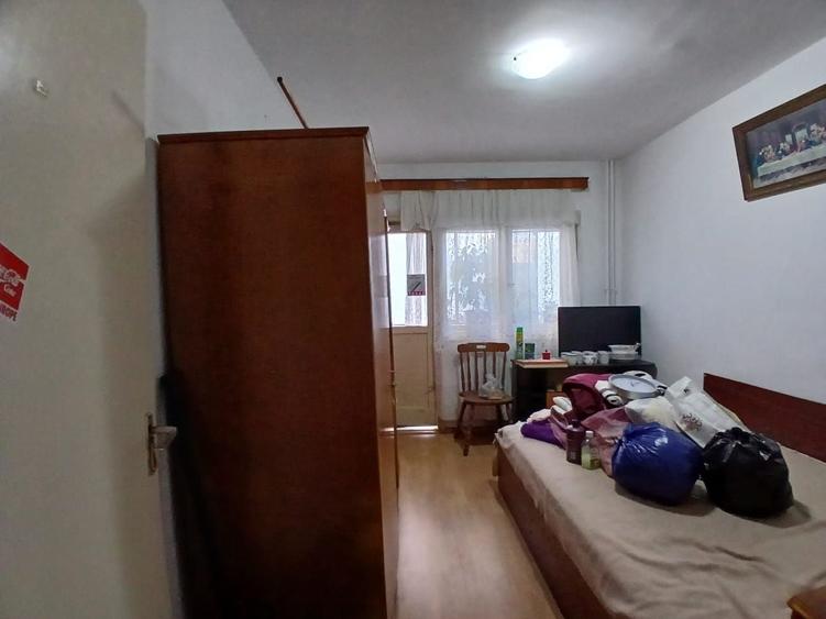 Apartament cu 3 camere decomandat în Lujerului