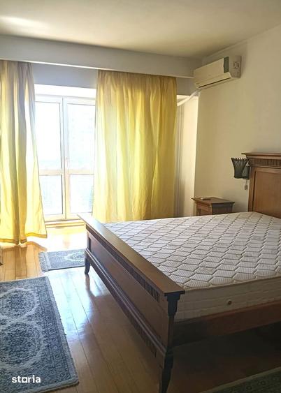 Apartament cu 3 camere în Centrul Civic