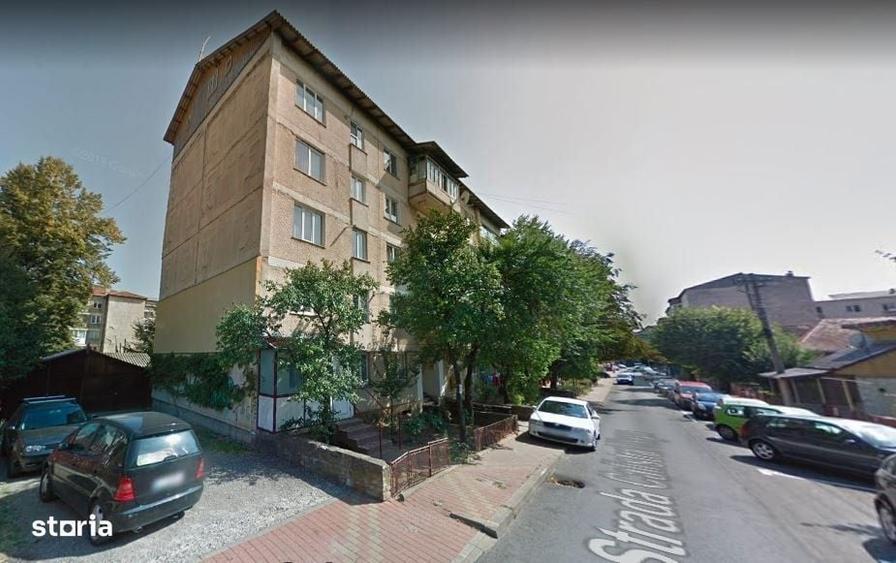 Apartament cu 3 camere decomandat în Humulești