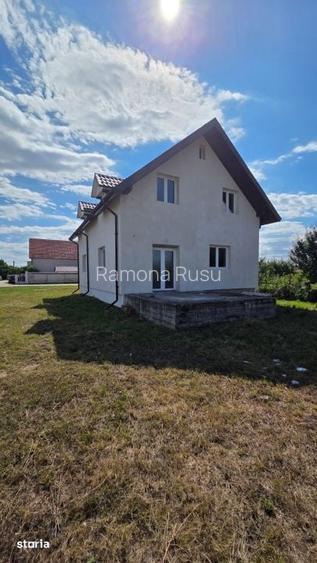 Casa cu mansarda in Paulesti teren 863 mp