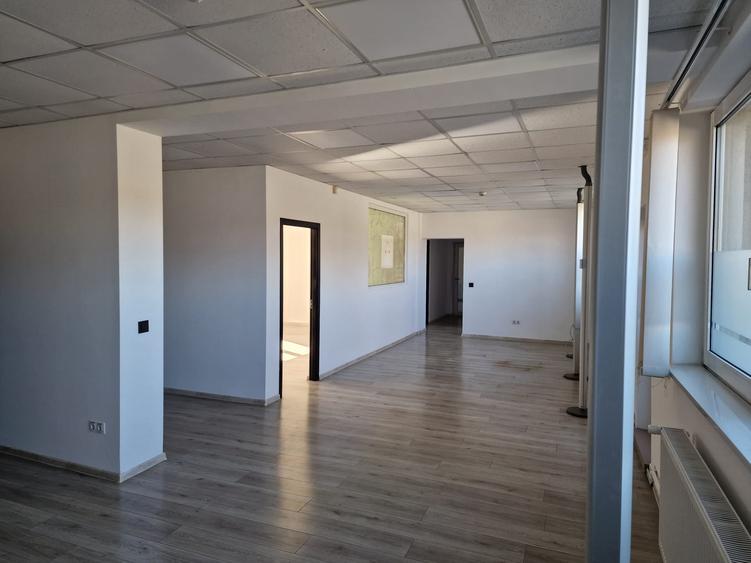 Spațiu industrial, de 800 mp, în Exterior Est