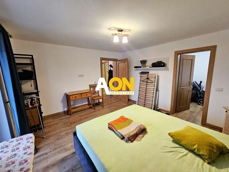 Casă individuală cu 6 camere cu Canalizare în Bărăbanț