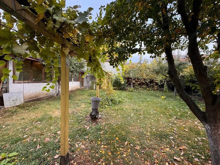 Casă cu 4 camere cu Teren 500 Mp în Central
