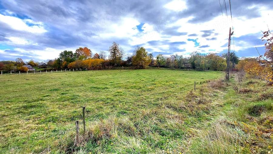 Teren de 6300 mp, în Cărbunari