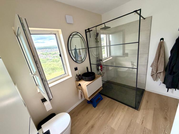 Duplex cu 4 camere cu Canalizare în Chinteni