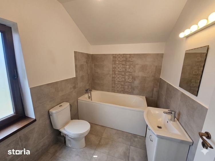 Casă cu 4 camere cu Teren 400 Mp în Balotești