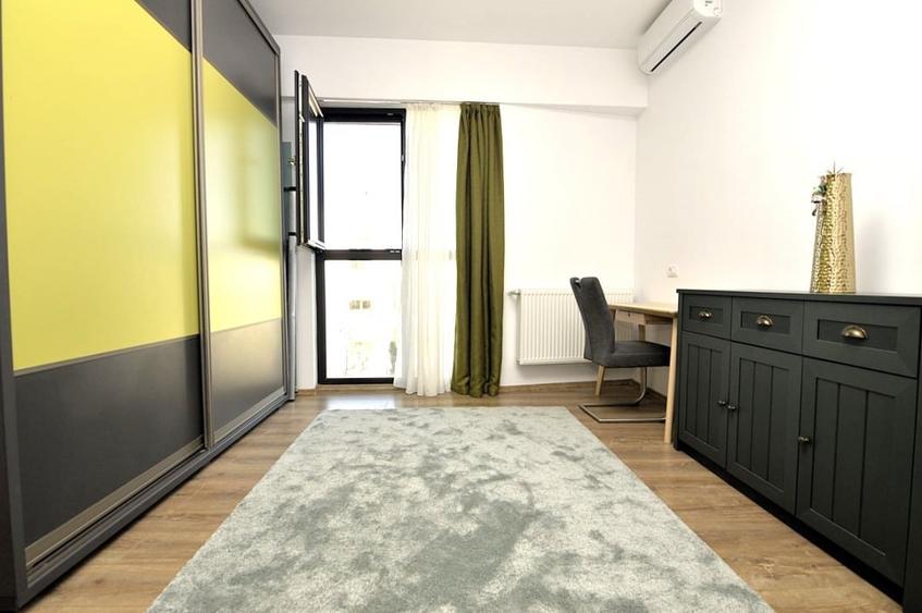 Apartament cu 4 camere decomandat, mobilat în Unirii