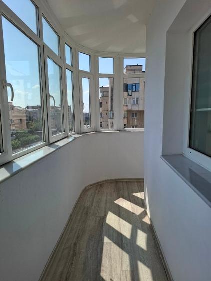 Apartament cu 3 camere decomandat în Calea București