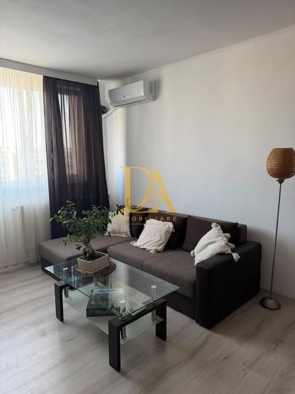 Apartament cu 2 camere semidecomandat în Alexandru Obregia