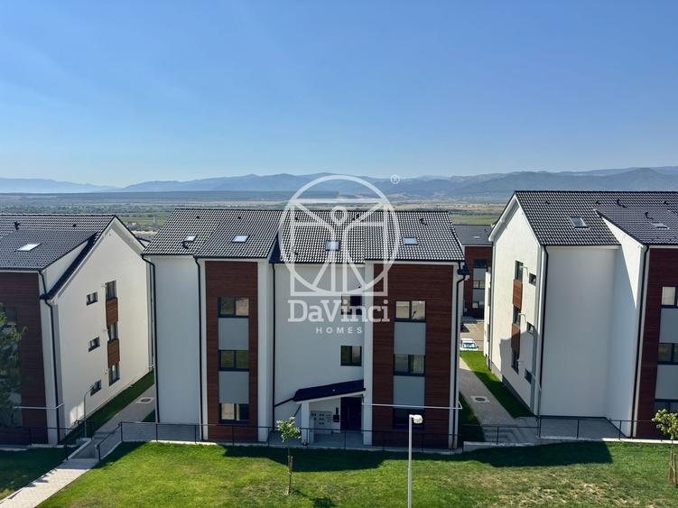 Apartament cu 4 camere semidecomandat în Exterior Vest