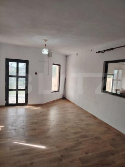 Casă cu 3 camere cu Piscina în Central