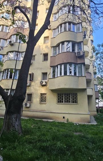Garsonieră decomandată în Lacul Tei