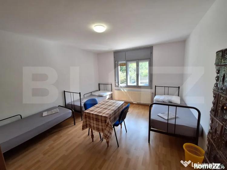 Casă cu 11 camere cu Teren 700 Mp în Bucovina