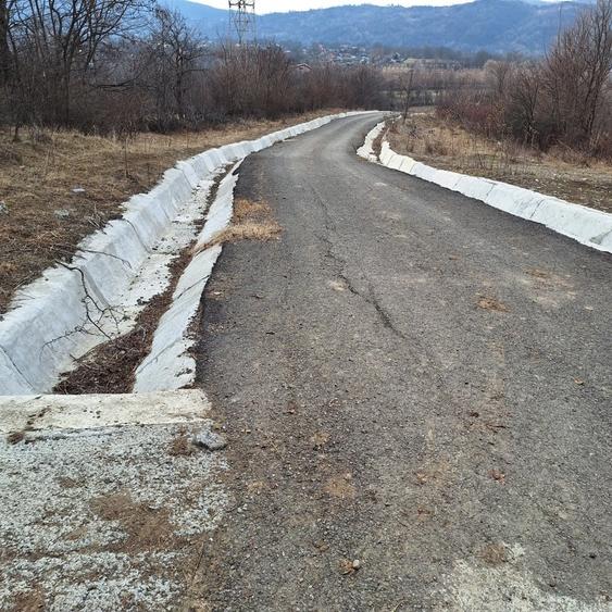 Teren de 1463 mp, în Brebu