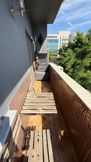 Apartament cu 3 camere semidecomandat în Dacia