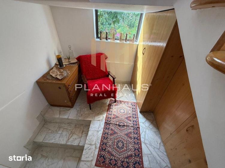 Apartament cu 4 camere în Valea Roșie