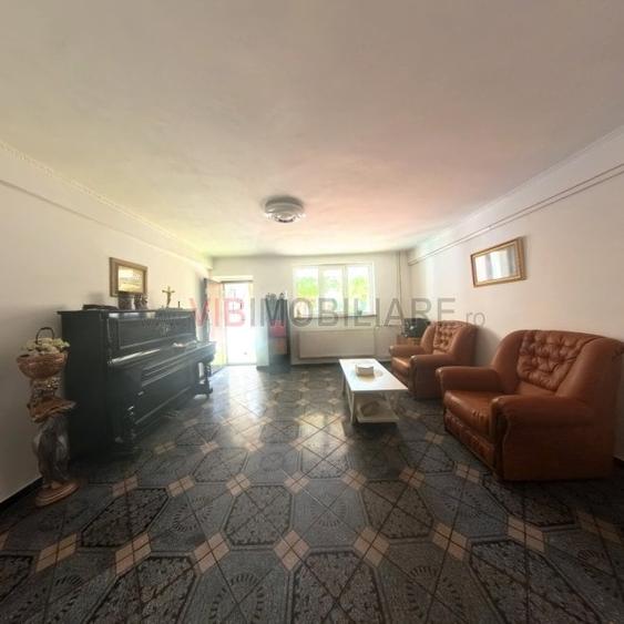 Casă cu 9 camere cu Piscina în Dristor