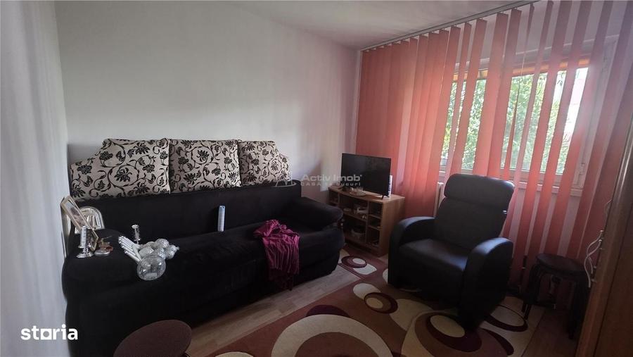 Apartament cu 2 camere semidecomandat în Rovine