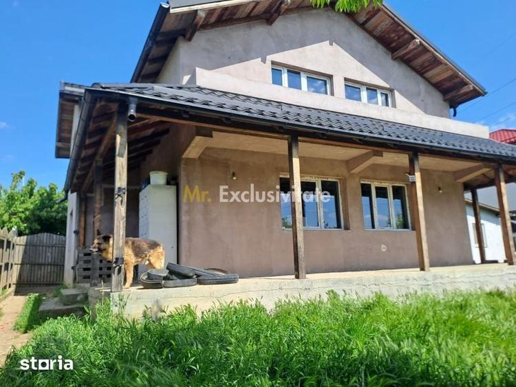 Casă cu 5 camere cu Teren 388 Mp în Șimnicu de Sus