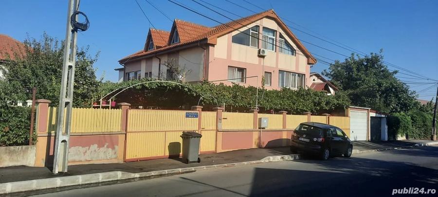 Casă cu 6 camere cu Teren 460 Mp în Central