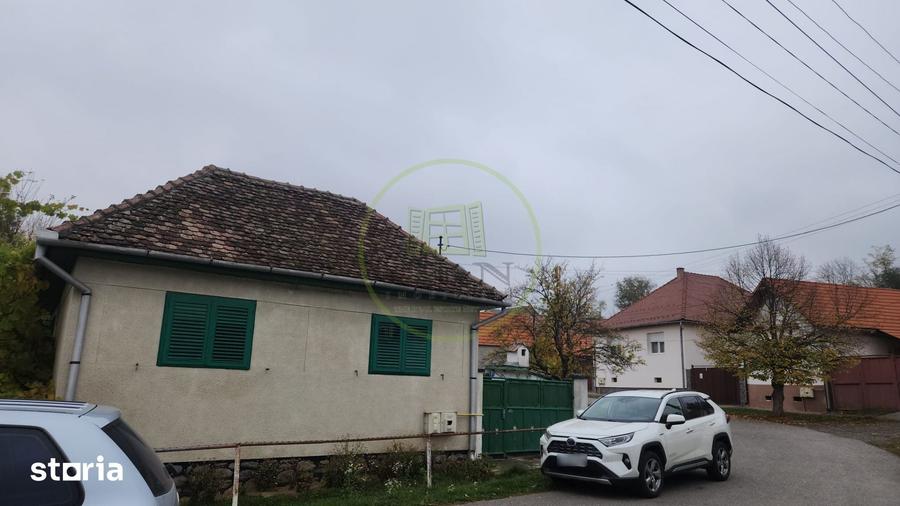 Casă cu 3 camere cu Teren 325 Mp în Roșia