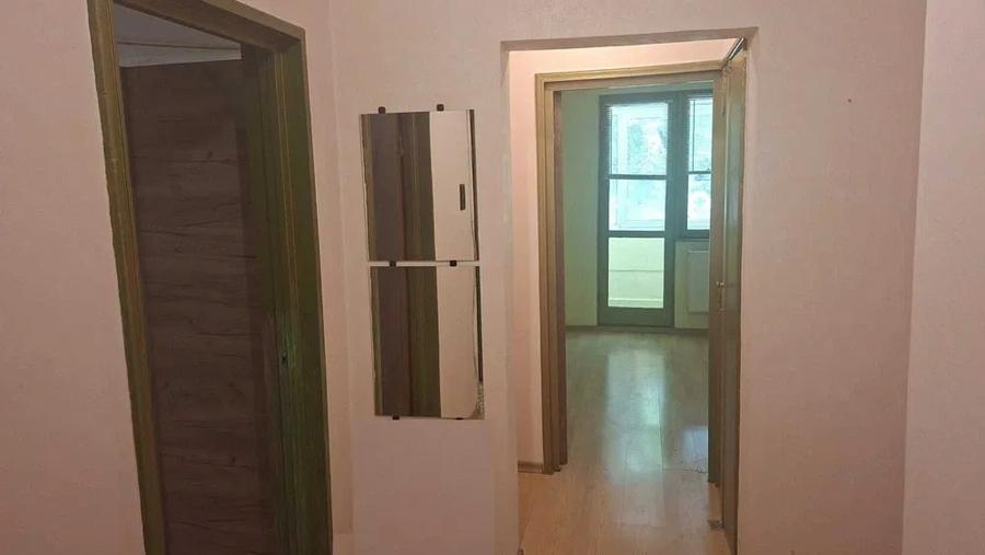 Apartament cu 3 camere semidecomandat în Dristor