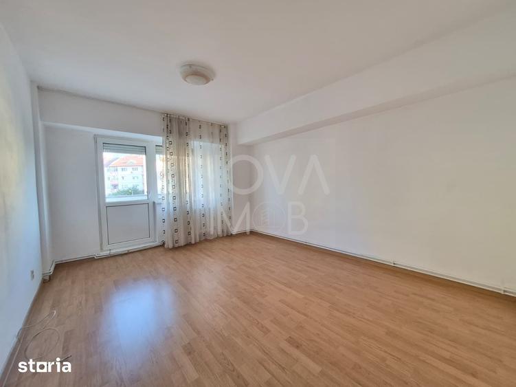 Apartament 3 camere de vanzare, Zona Garii - 1