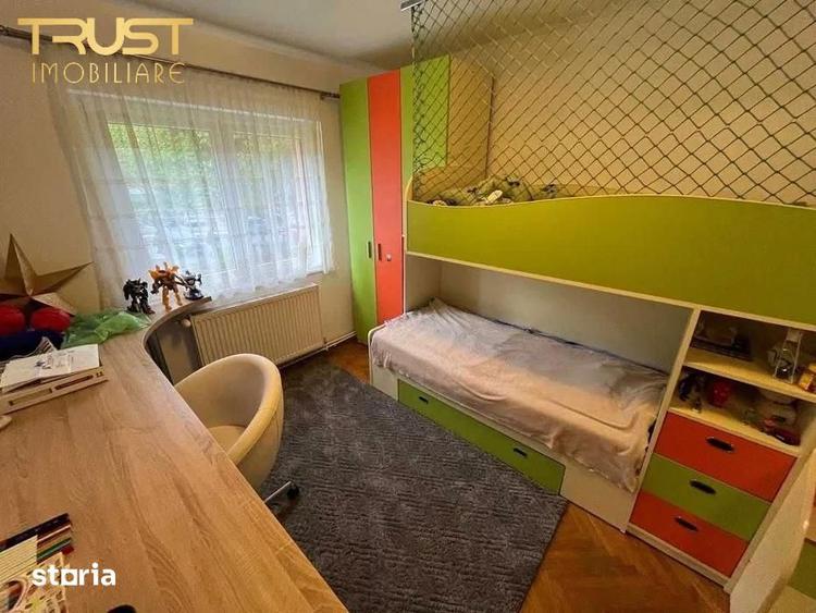 Apartament cu 3 camere decomandat în Valea Cetății