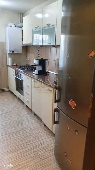 Apartament cu 4 camere în Mărăști