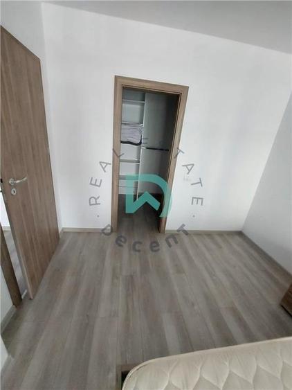 Apartament cu 2 camere decomandat în Tractorul