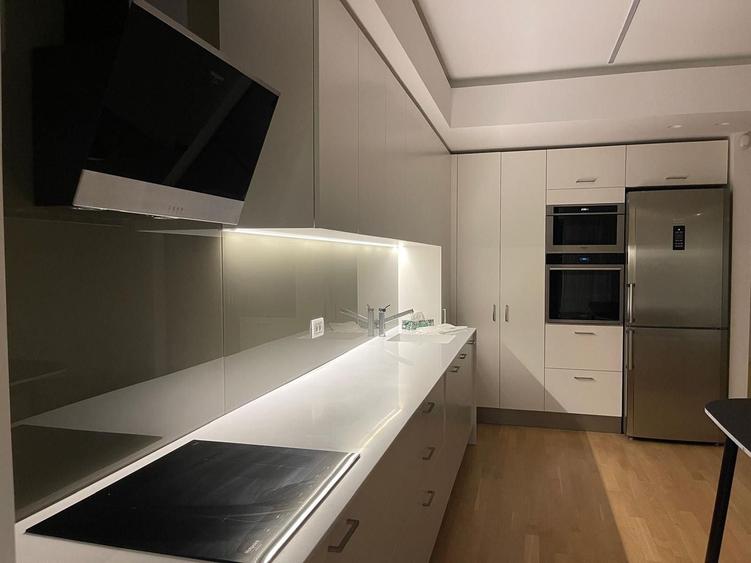 Apartament cu 3 camere decomandat, mobilat în Aviatorilor
