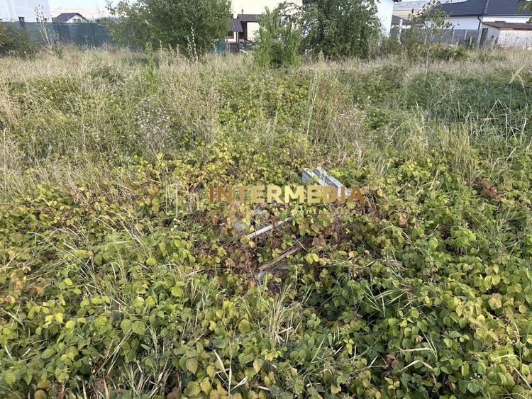 Teren Construcții intravilan de 432 mp, în Partoș